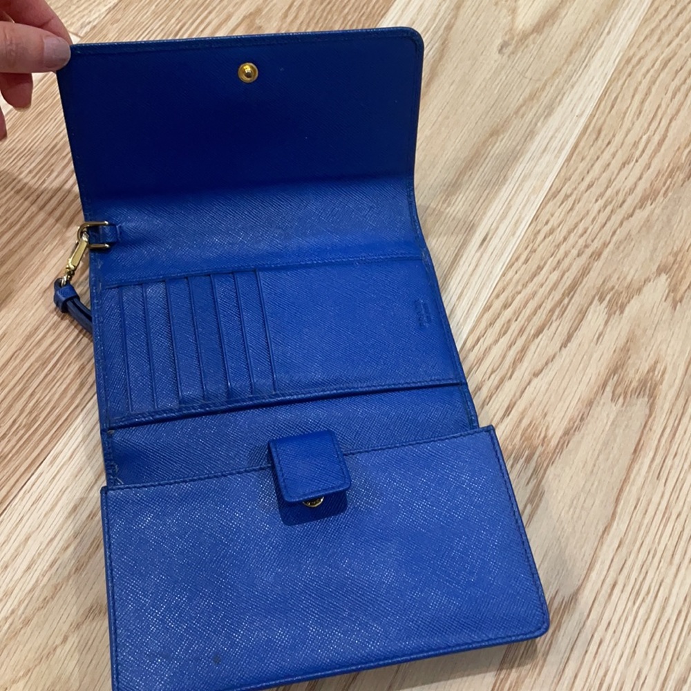 Prada Wallet. Blue Saffiano leather. EUC - Picture 7 of 9
